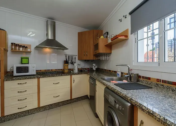 بيت للعطل Casa Bella Vista نيرخا