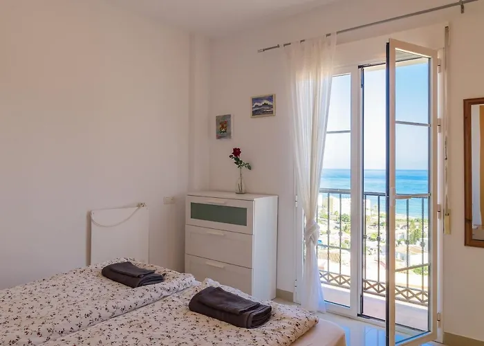 بيت للعطل Casa Bella Vista نيرخا