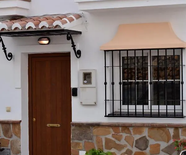 بيت للعطل Casa Bella Vista نيرخا